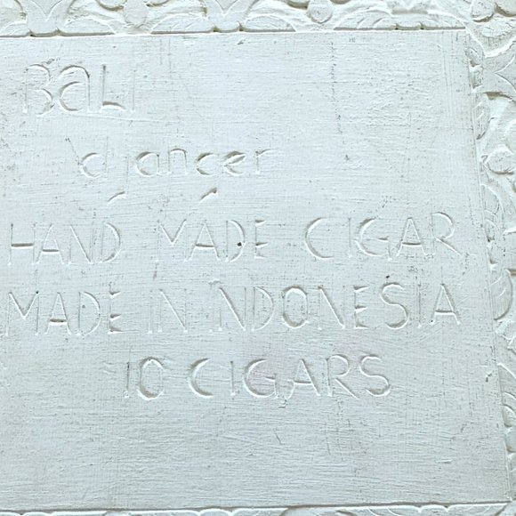 VINTAGE HANDMADE BALINESE CEMPAKA HOLY WOOD CIGAR /OR TRINKET BOX - Picture 2 of 10